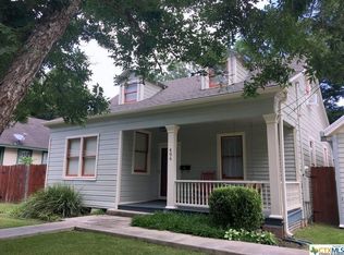 406 S Cameron St, Victoria, TX 77901