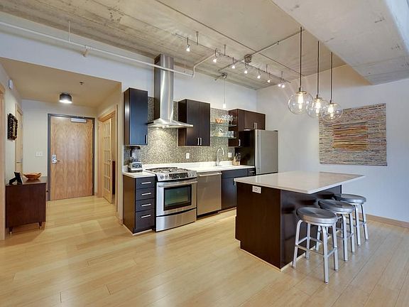 2nd image of 521 2nd St SE APT 100