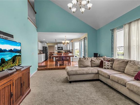 5th image of 82 Kennedy Ct