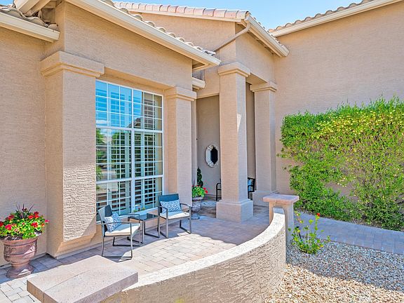 Front Paver Stone Courtyard