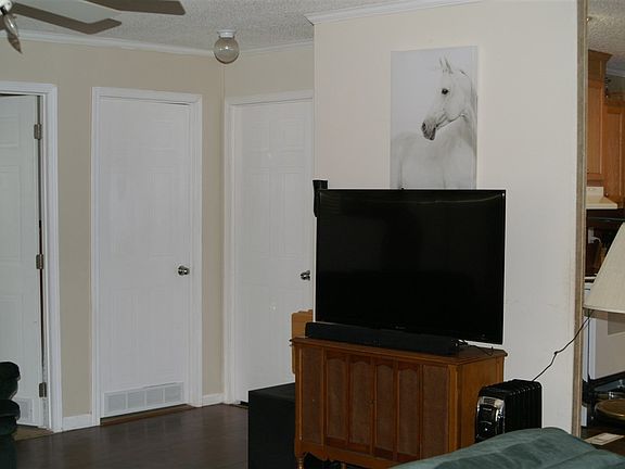 5th image of 202 Englishmans Dr