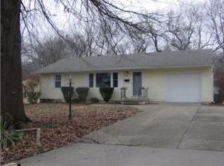 8512 Kentucky Ave, Raytown, MO 64138