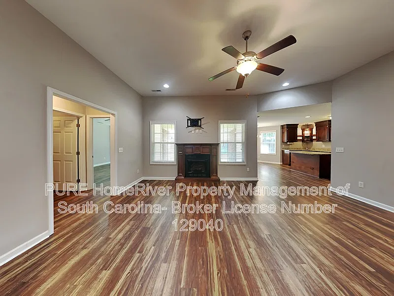 3 bed, 2.0 bath, 1620 sqft, $1,700 — Photo 2