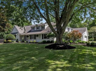 9292 Hunting Valley Rd S, Clarence, NY 14031