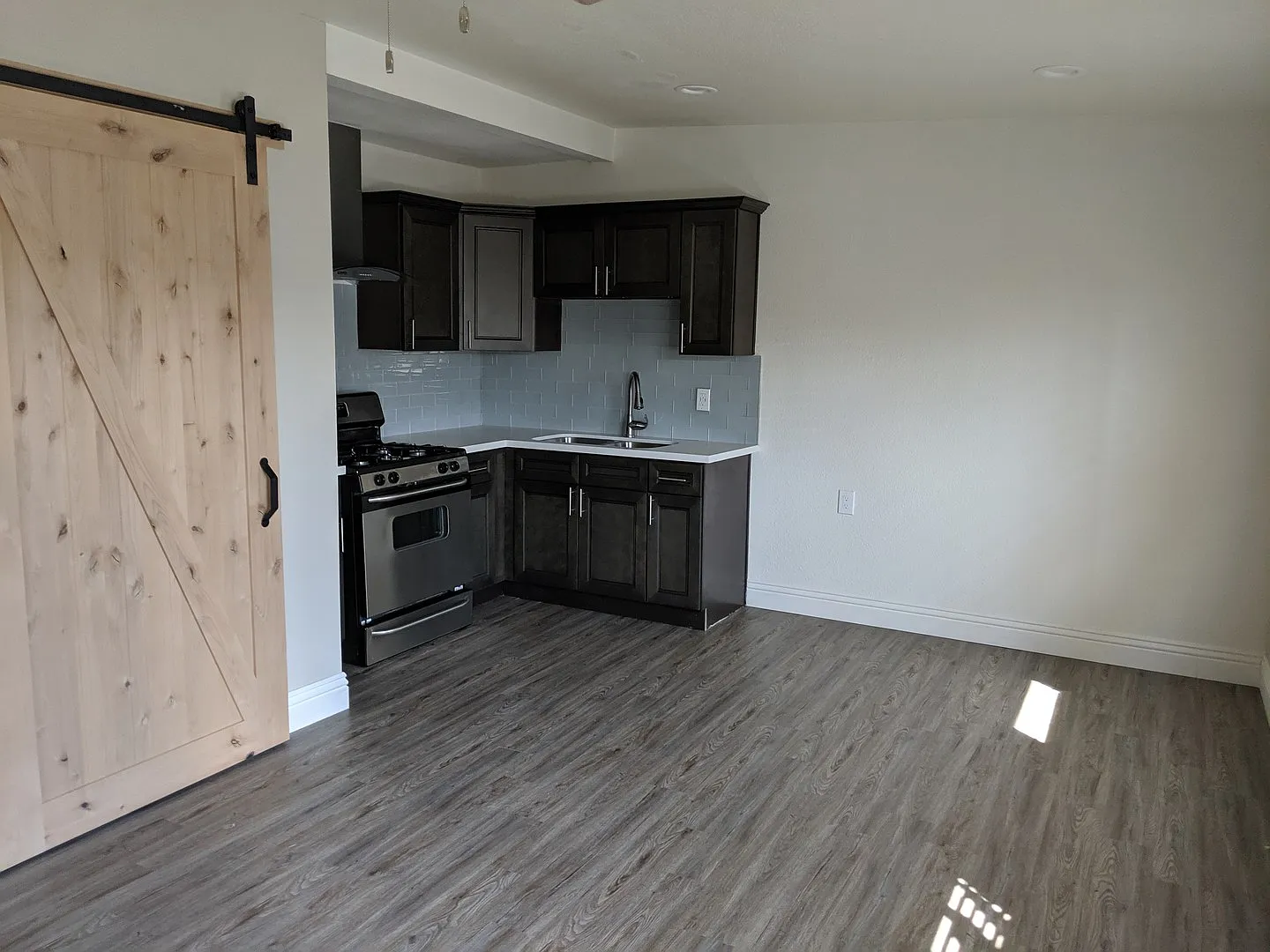 7800 Athens Circle — Photo 3