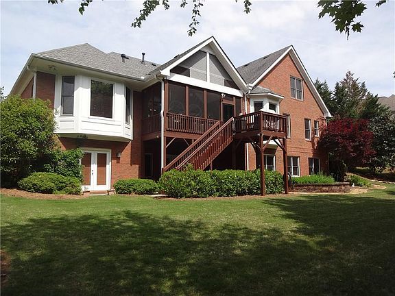 2nd image of 1088 Meadow Brook Dr