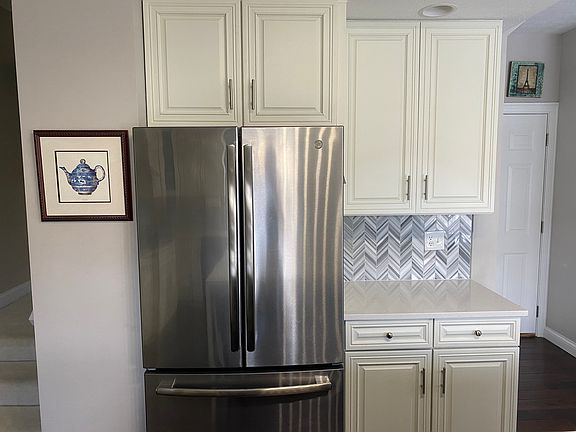 3rd image of 9473 Timberbank Cir NW