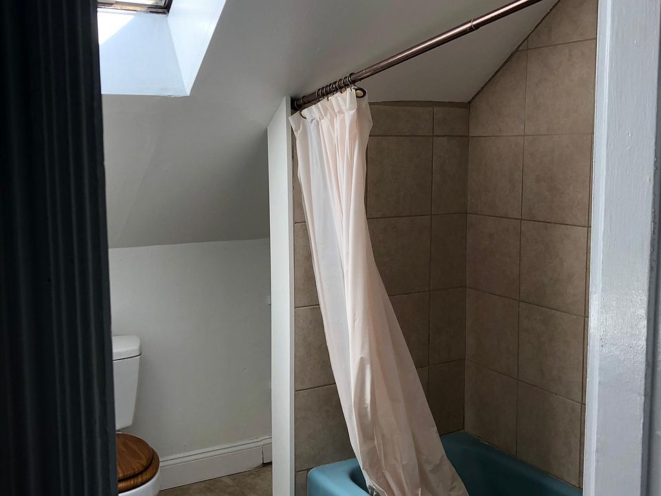 1st image of 635 Fall River Ave #3