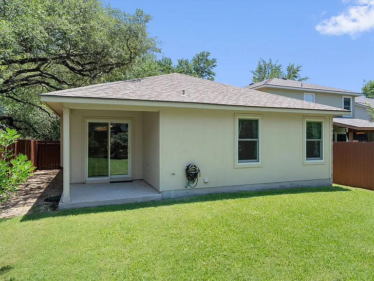 2304 Jesse Owens Dr — Photo 28