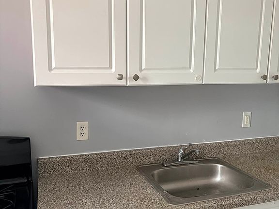 5th image of 461 15th St #2