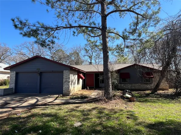 3412 Spring Valley Dr, Bedford, TX 76021