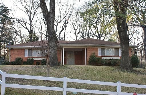 2nd image of 117 Glenwood Dr