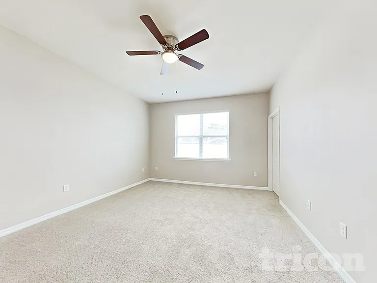 112 Waterside Cir — Photo 8