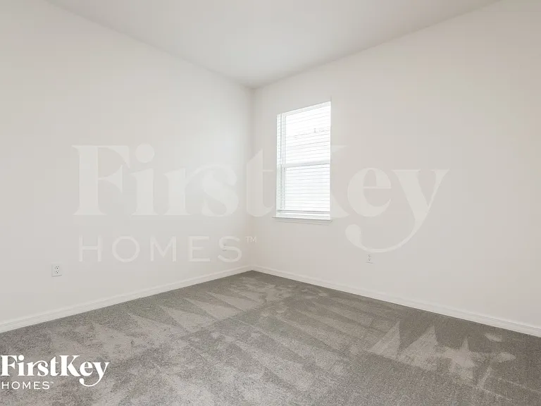 543 Crown Rose Dr — Photo 12