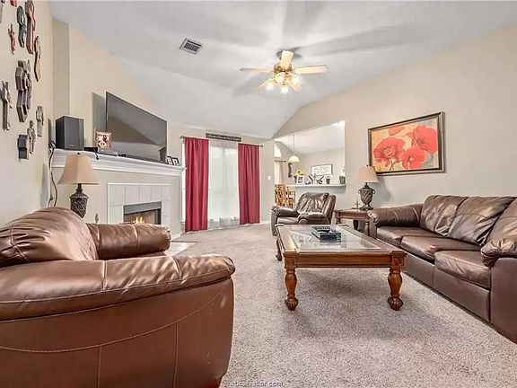 4th image of 409 Brentwood Dr E