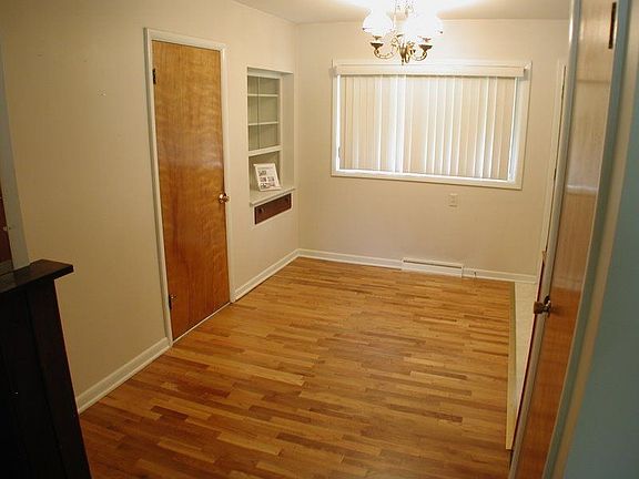 4th image of 2684 Rockwood Dr
