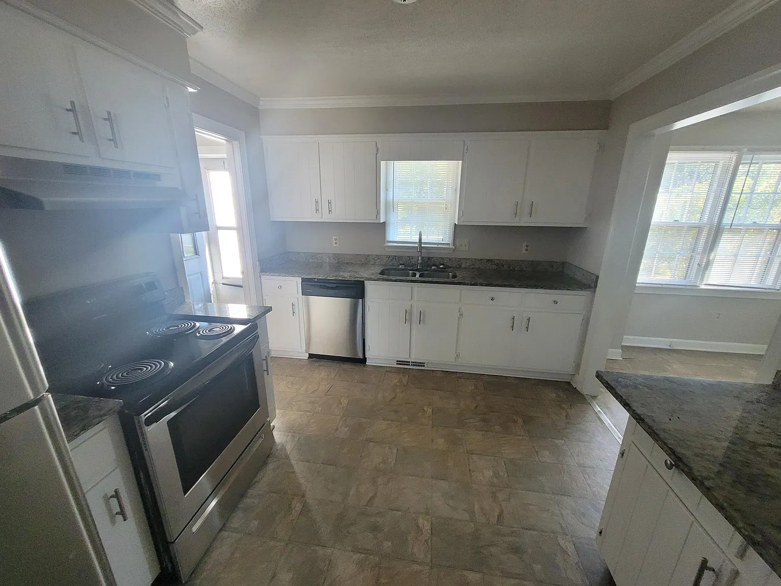 3 bed, 1138 sqft, $1,500 — Photo 4