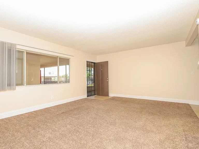 630 & 638 Silverwood Ave — Photo 8