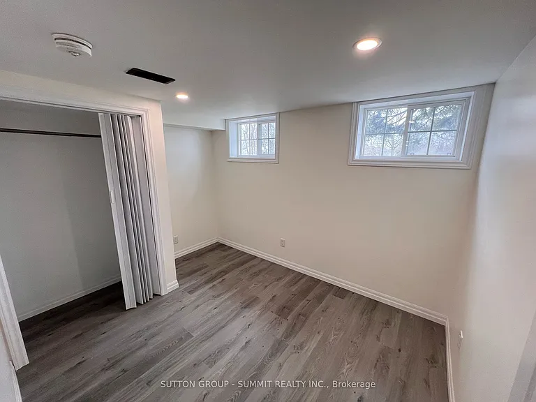 577 Oshawa Blvd N — Photo 17