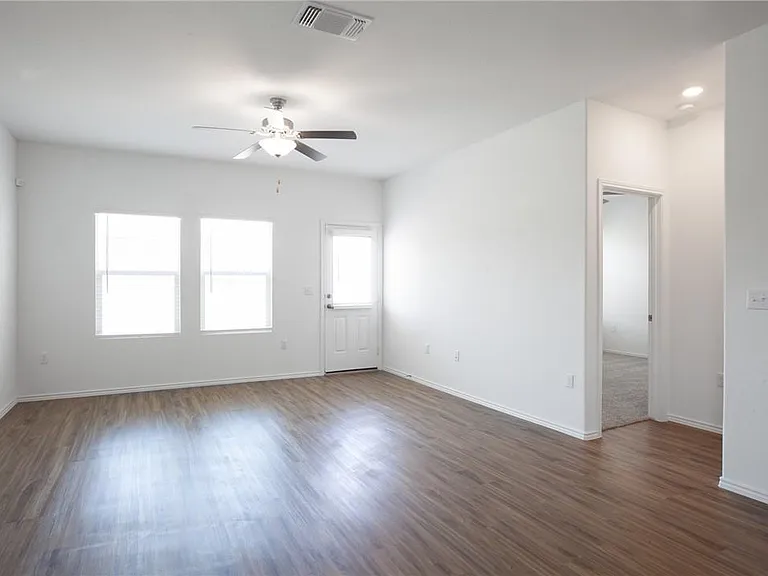 15302 Grenadine Bloom Cv — Photo 12