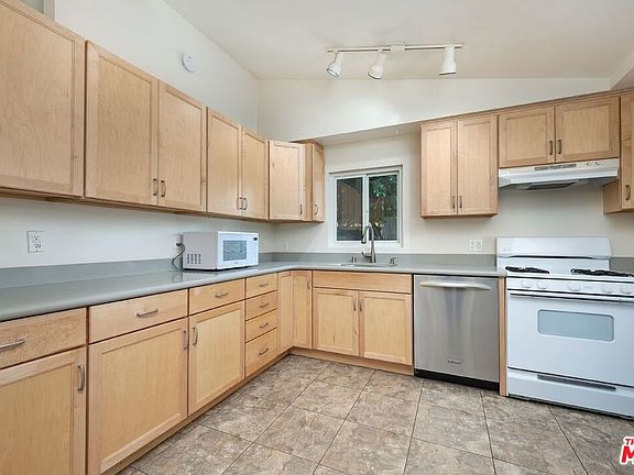 4th image of 12900 Macneil St