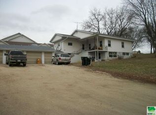 749 Hayward St, Cherokee, IA 51012