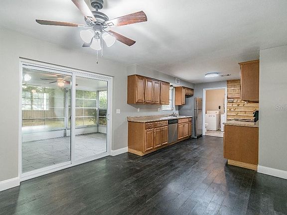 2nd image of 1716 Greenlea Dr