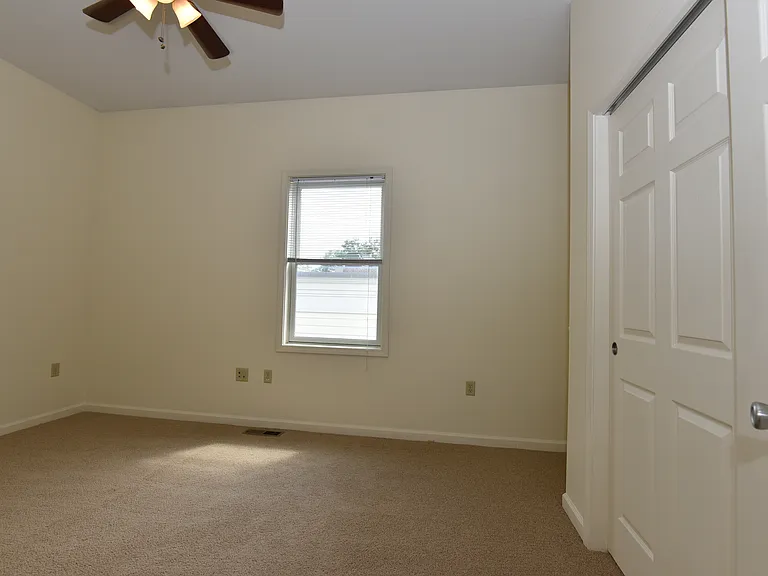 320 S Dunn — Photo 56