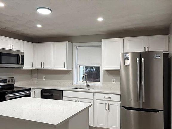 5th image of 16 Riverfarm Rd