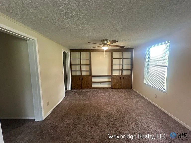 5091 Castlewood Way — Photo 4