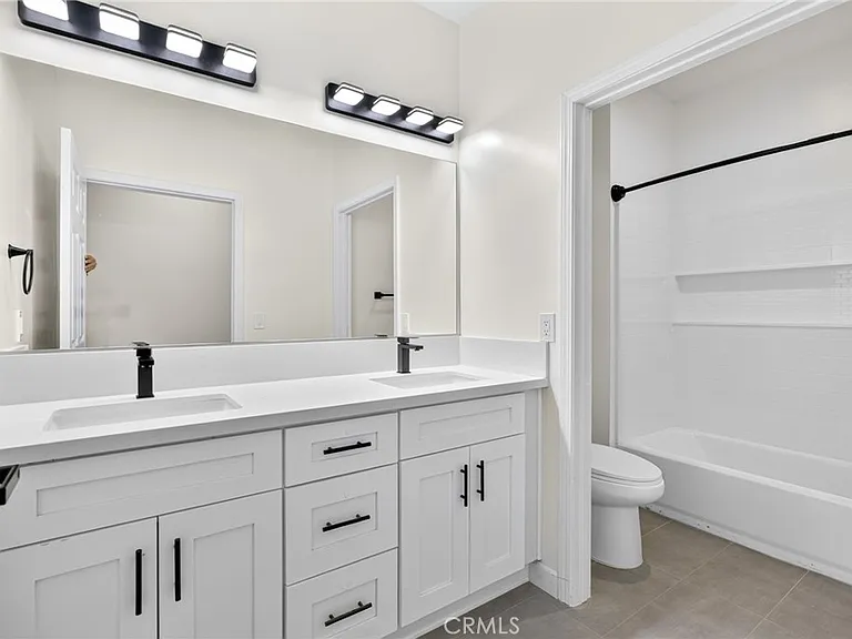 593 E 12th St #1 — Photo 21