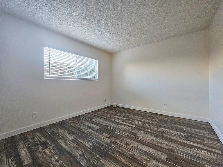 Parks Ave. Apartments — Photo 8