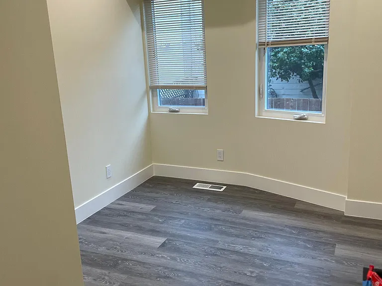 1825 Berkeley Way — Photo 13