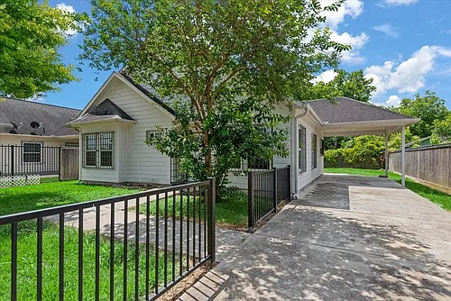 2514 Bennington St Photo 1
