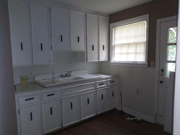 3rd image of 1632 Dale Dr