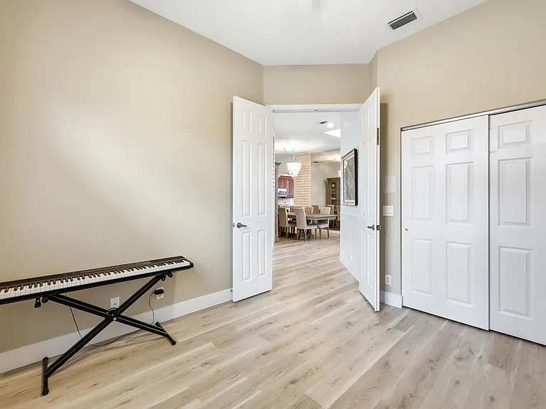 2 Monterey Pointe Dr — Photo 36