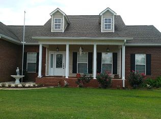 225 Maree Dr, Level Plains, AL 36322