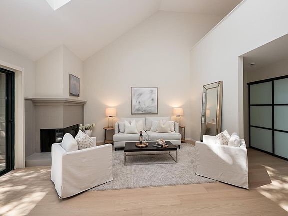 5th image of 30 Cove Ln