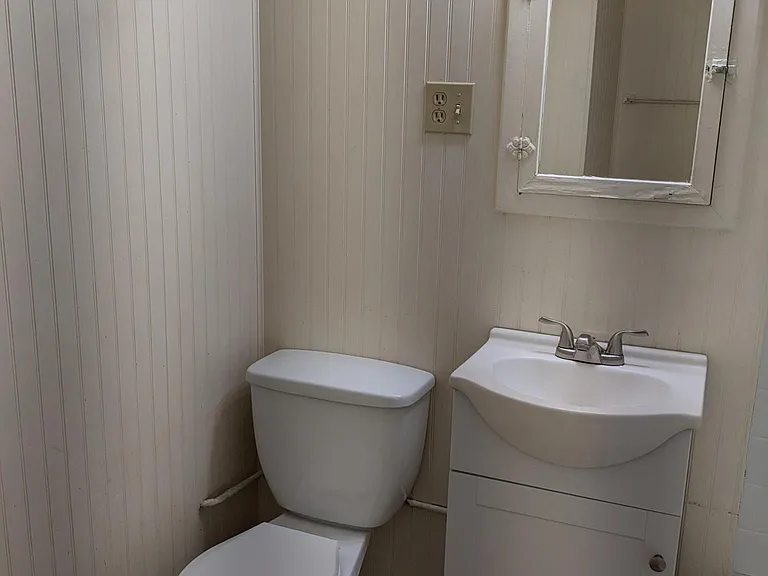 441 Pleasant St #6 — Photo 9
