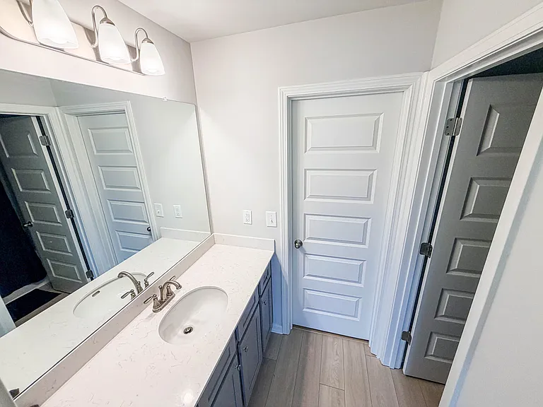 628 Sidney Ct — Photo 34