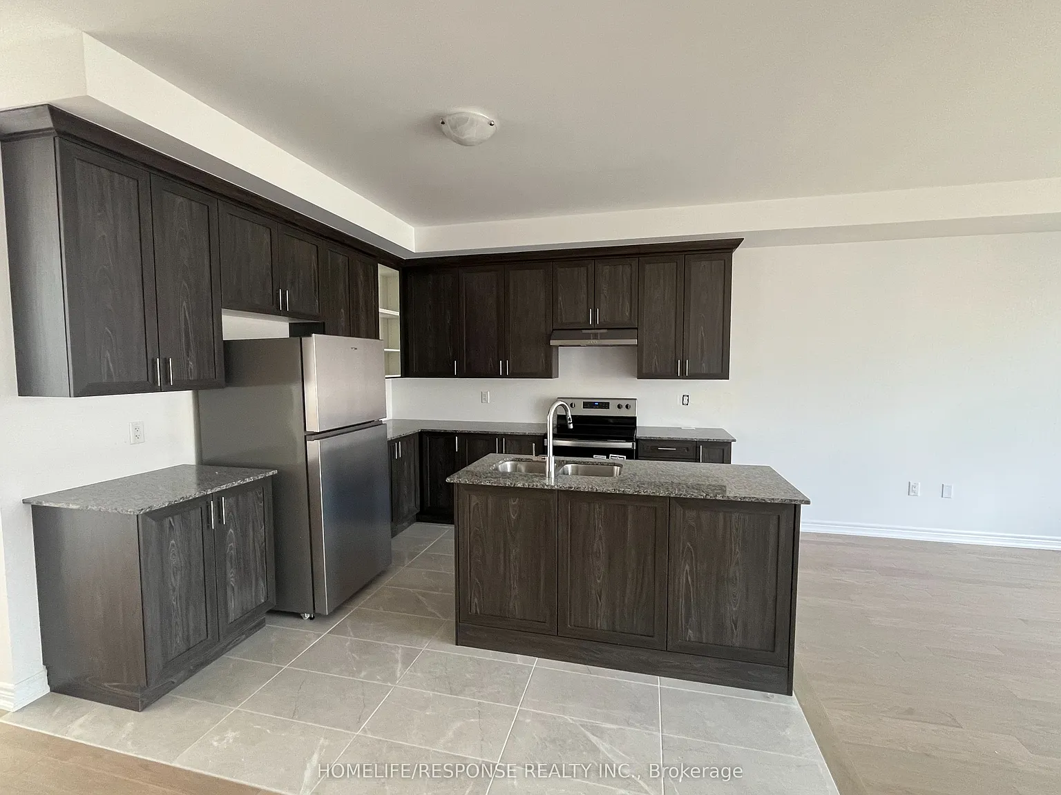 3 bed, $4,000 — Photo 3