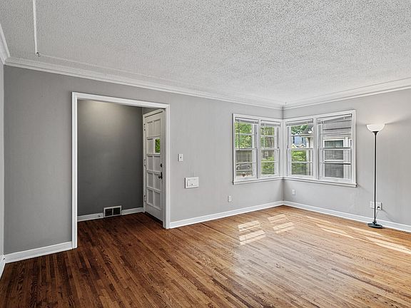 2nd image of 4648 Minnehaha Ave