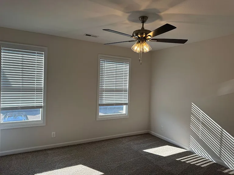 130 Quarry Point Dr — Photo 18