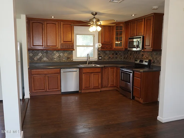 1385 W Veterans Hwy — Photo 6