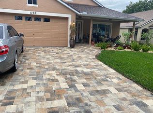 1752 Oak Spring Dr, Tarpon Springs, FL 34689