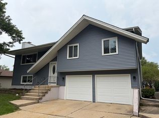 716 Kemah Ln, Schaumburg, IL 60193