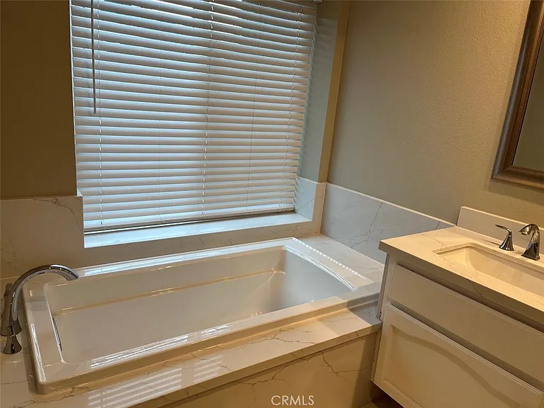 8024 E Woodsboro Ave — Photo 10