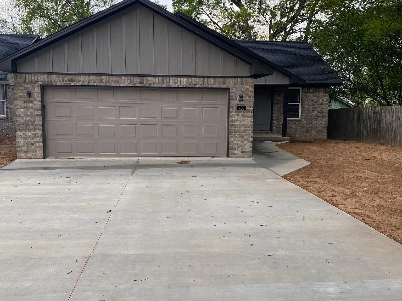 3 bed, 1205 sqft, $1,400 — Photo 1