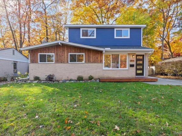 2815 Sequoia Pkwy, Ann Arbor, MI 48103