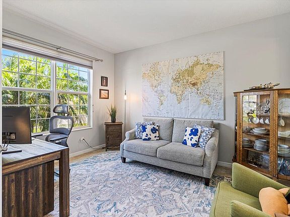 2nd image of 3698 Hollisten Cir